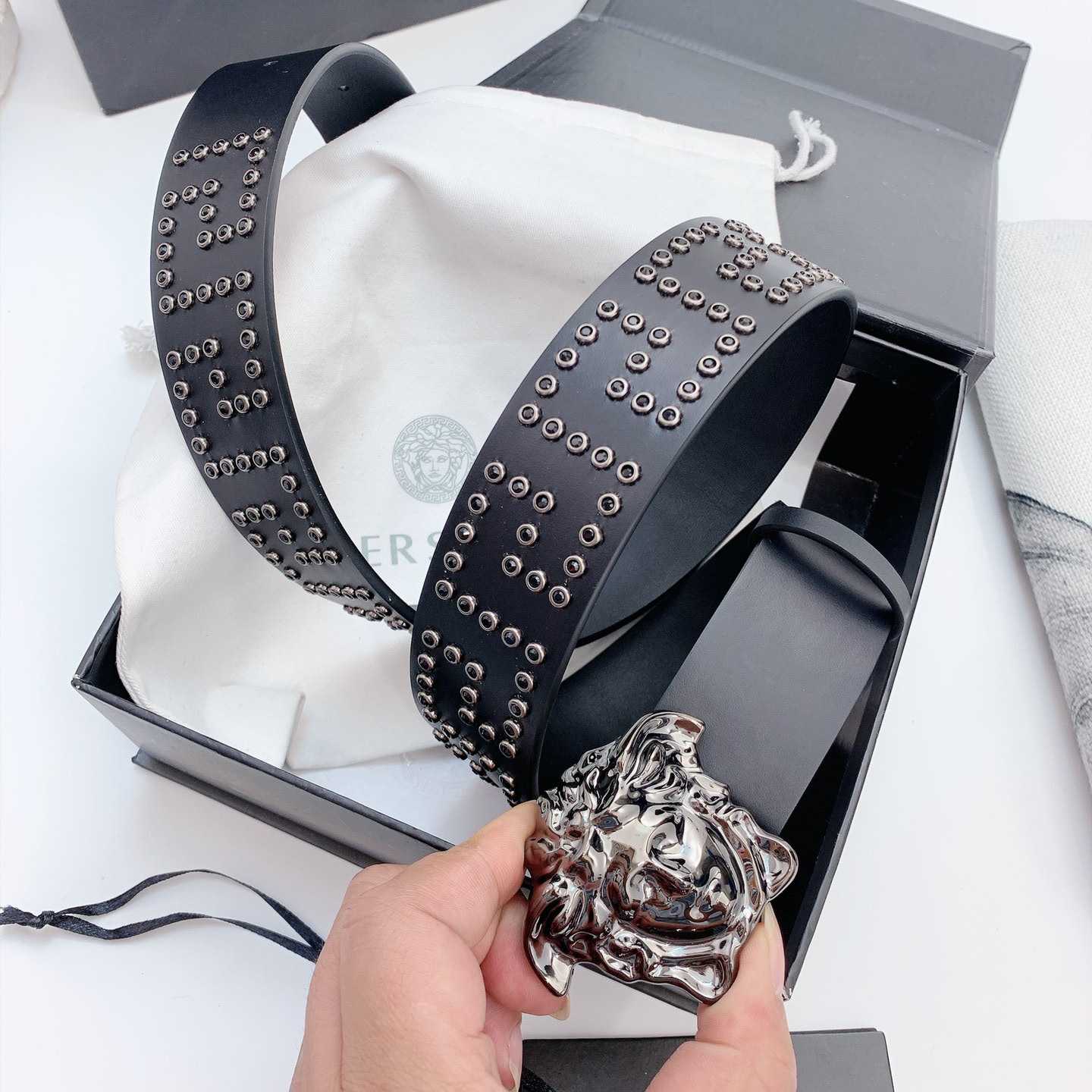 Versace Medusa Leathre Belt    40mm - DopestKickz