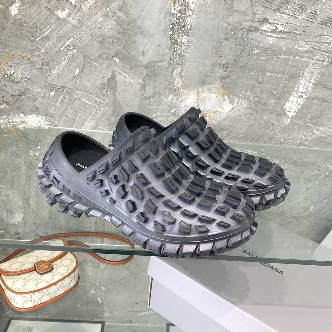 Balenciaga Defender Clog In Black Rubber - DopestKickz