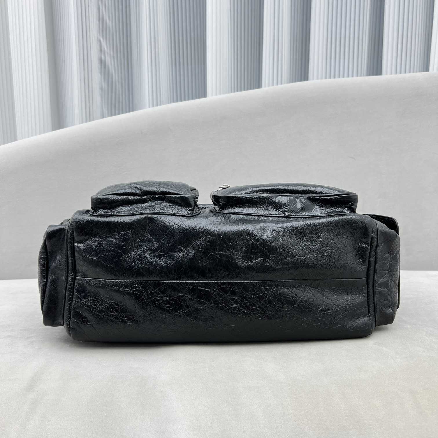 Balenciaga Logo Zipped Shoulder Bag(40x28x18cm) - DopestKickz