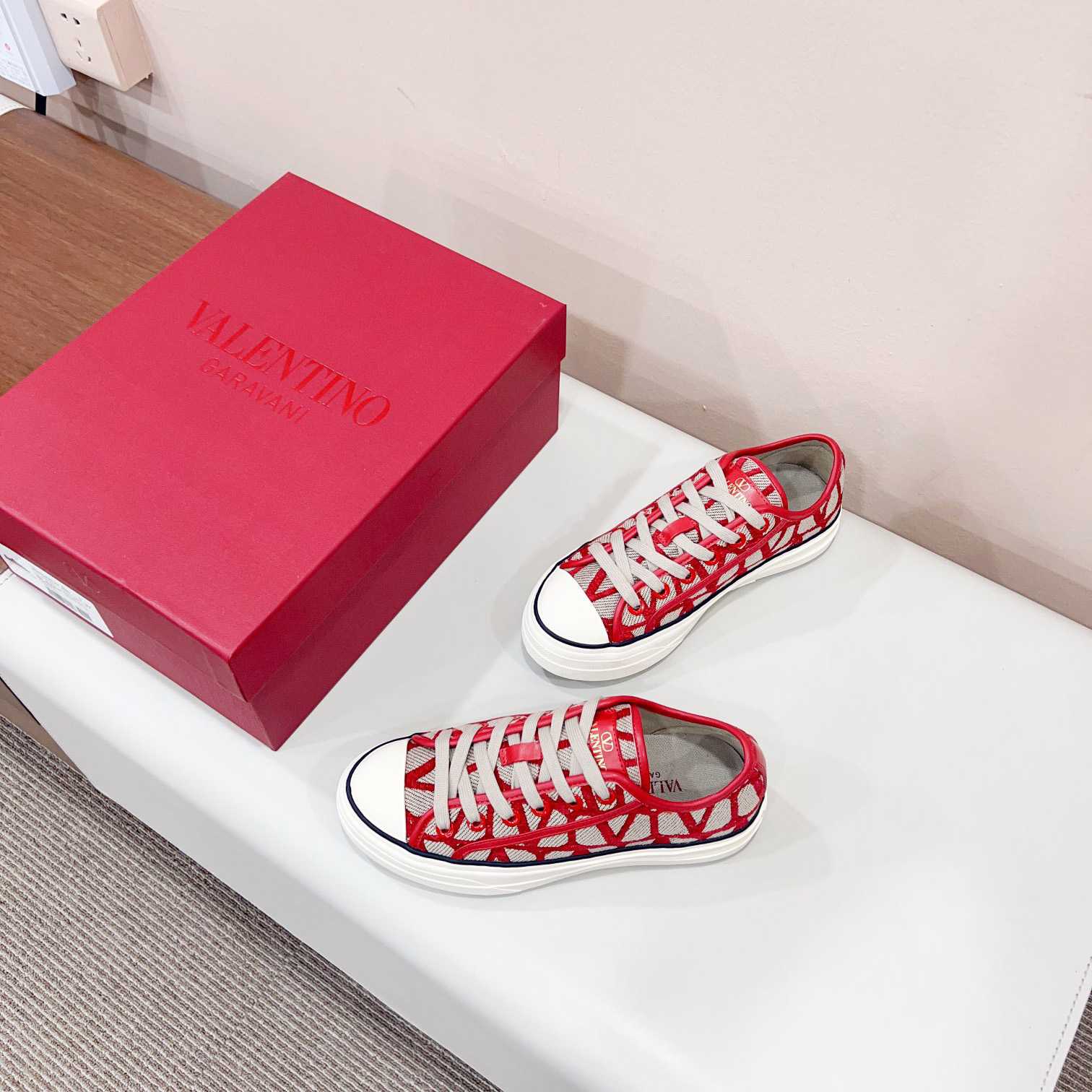 Valenti Toile Iconographe Totaloop Low-top Sneaker - DopestKickz