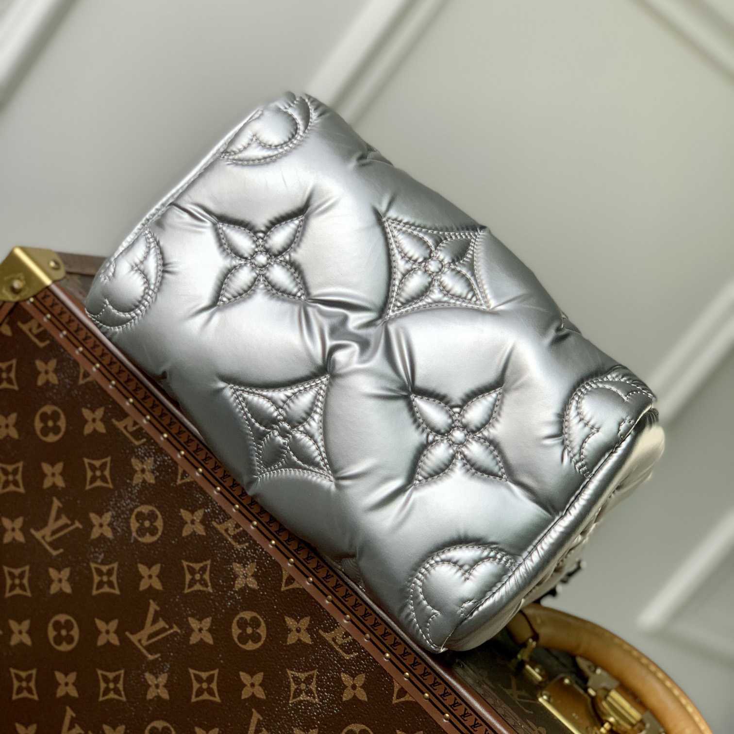 Louis Vuitton Pillow Speedy 25 Bandouliere Bag (25 x 19 x 15cm)  M59009 - DopestKickz