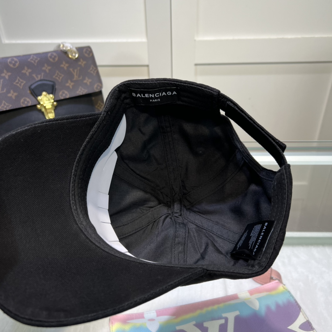 Balenciaga Hand Drawn BB Icon Cap In Black - DopestKickz