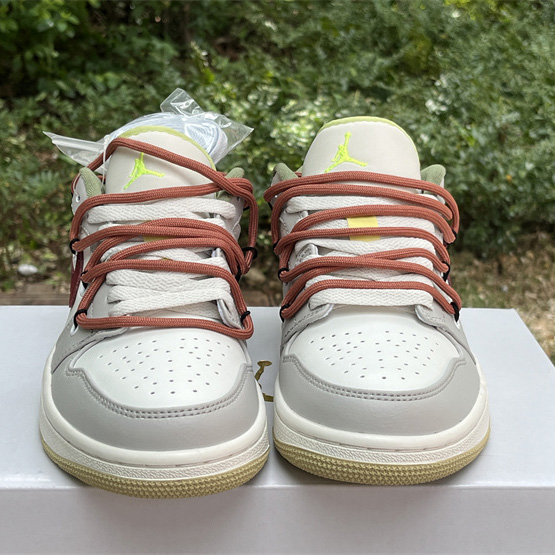 Air Jordan 1 Low Sneaker      FD9906-131  - DopestKickz