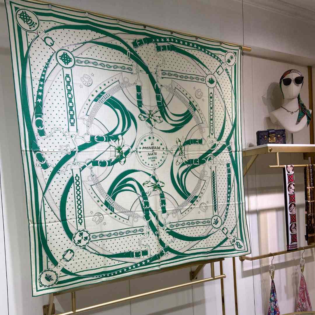 Hermes La Promenade Du Matin Bandana Shawl 140 - DopestKickz