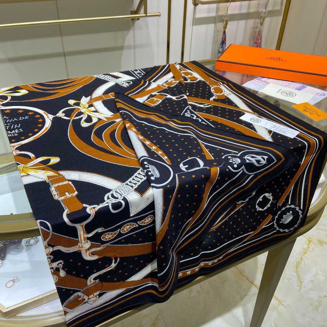 Hermes La Promenade Du Matin Bandana Shawl 140 - DopestKickz