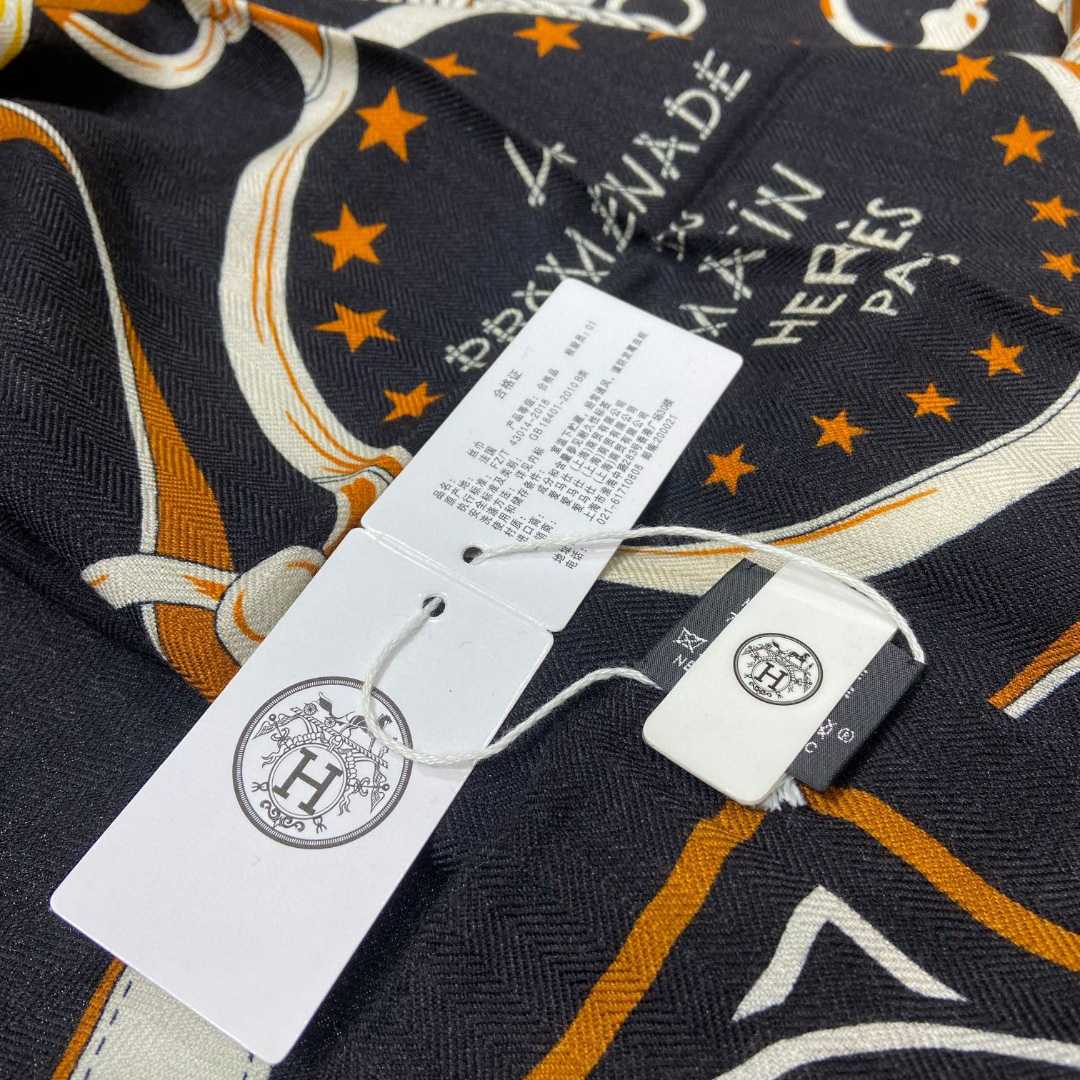Hermes La Promenade Du Matin Bandana Shawl 140 - DopestKickz