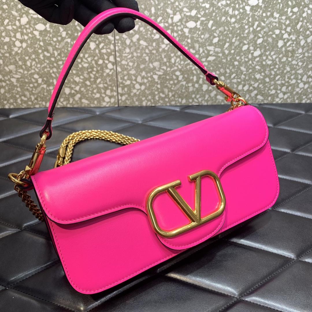 Valenti Garavani Locò Shoulder Bag (27-13-6cm) - DopestKickz