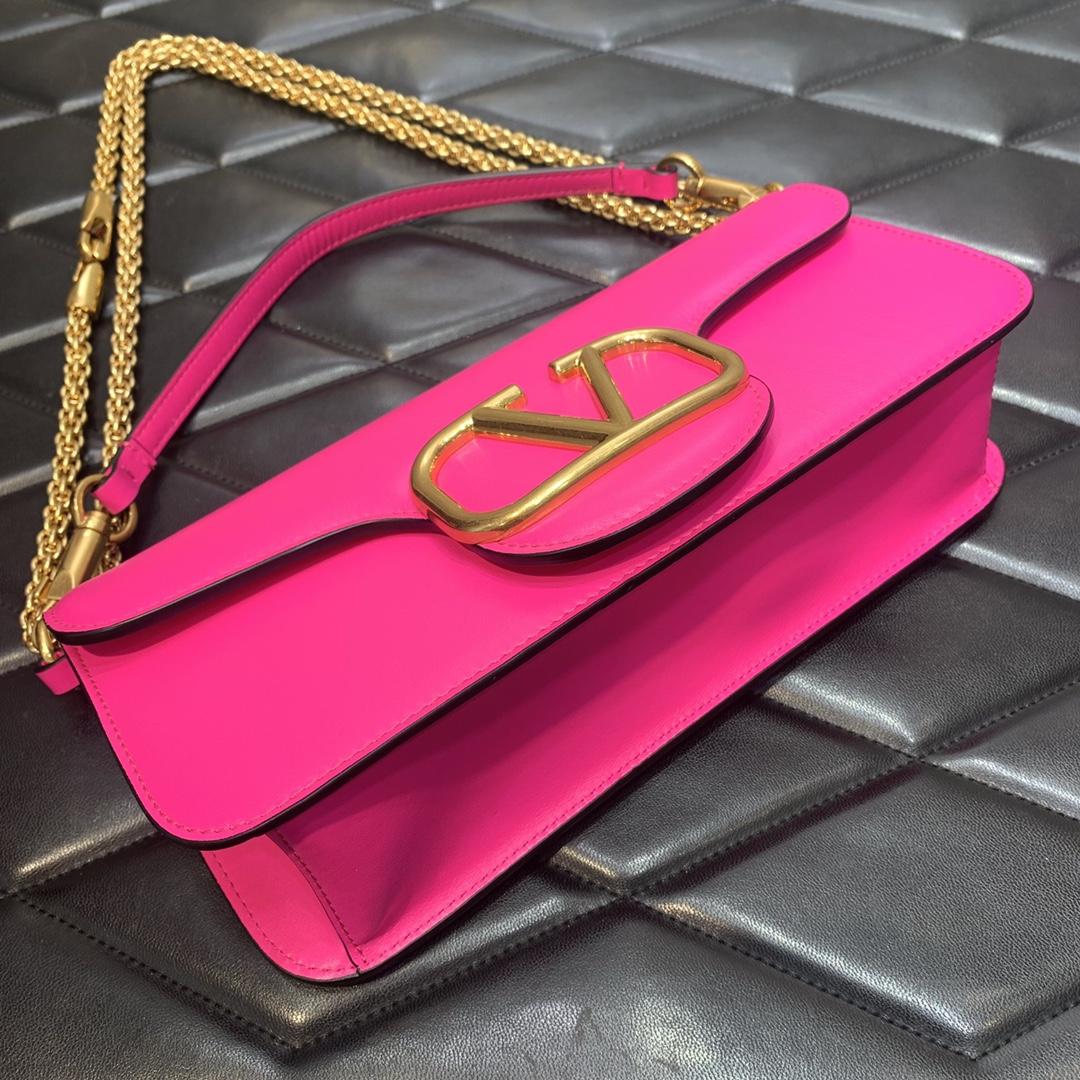 Valenti Garavani Locò Shoulder Bag (27-13-6cm) - DopestKickz