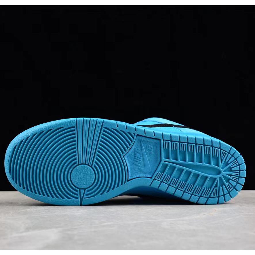 Nike SB Dunk Low Sneakers     FZ8319-300 - DopestKickz