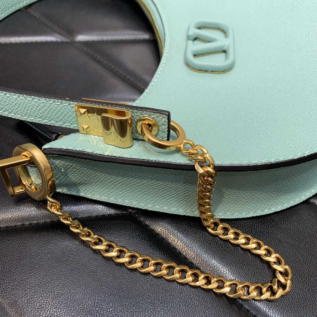Valenti Garavani VLogo Signature Mini Bag (20-12-4cm) - DopestKickz