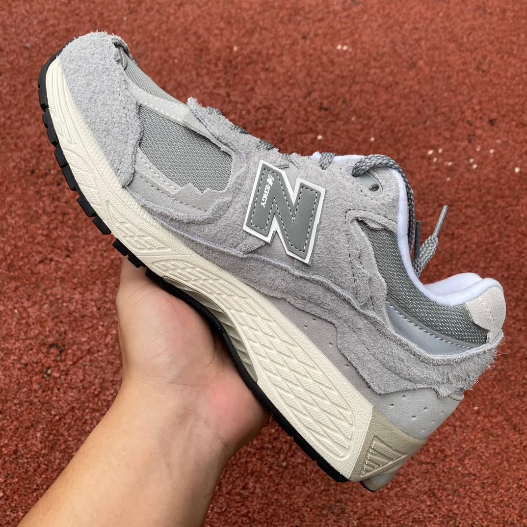 New Balance 2002R Sneakers        M2002RDM - DopestKickz