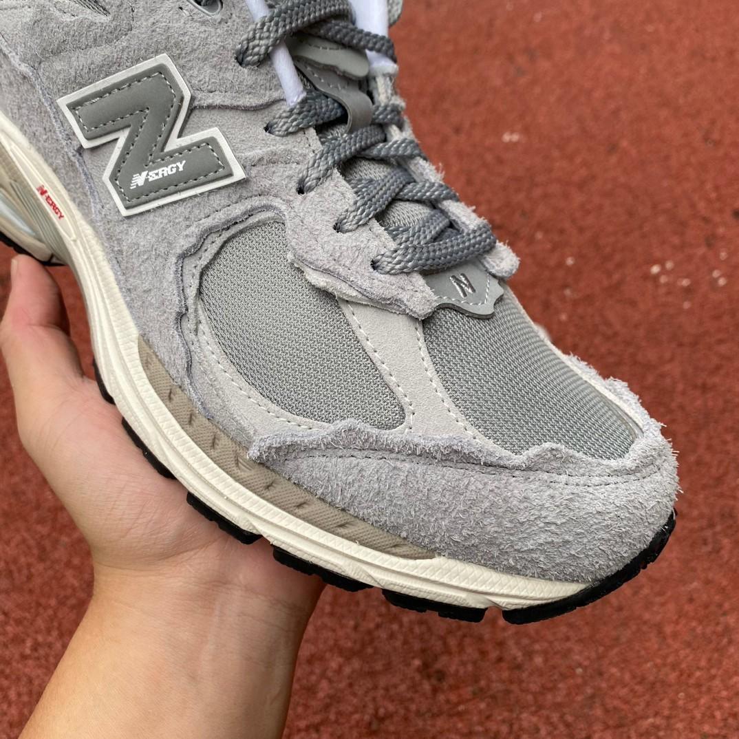 New Balance 2002R Sneakers        M2002RDM - DopestKickz
