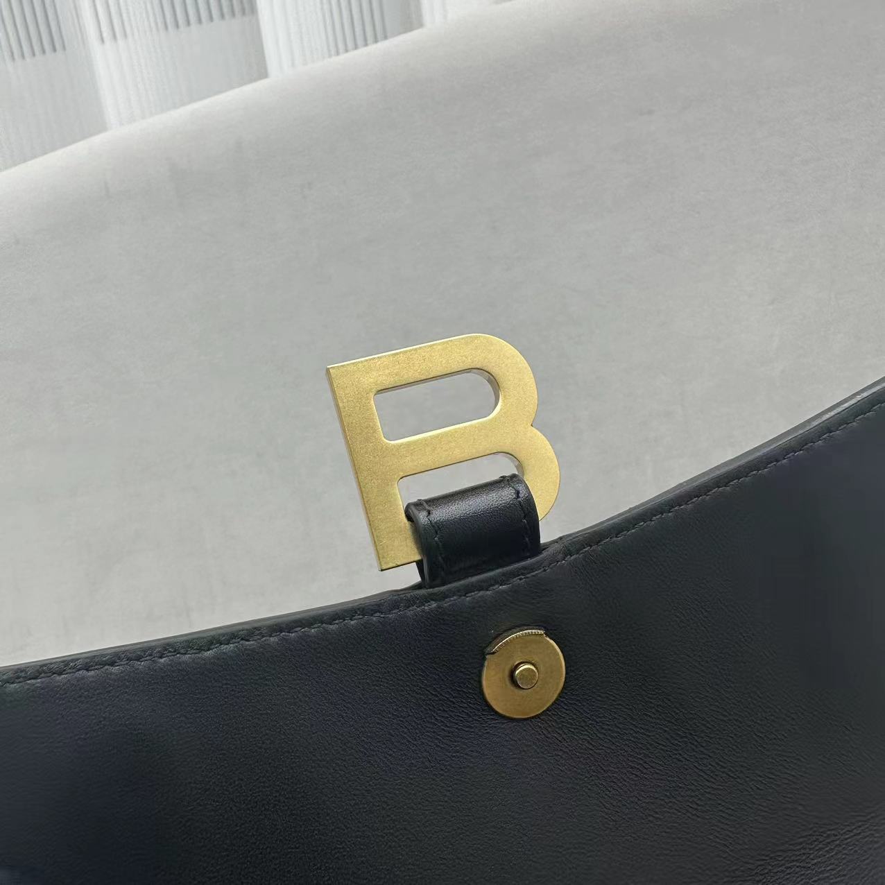 Balenciaga Hourglass Small Handbag In Black (19x8x21cm) - DopestKickz