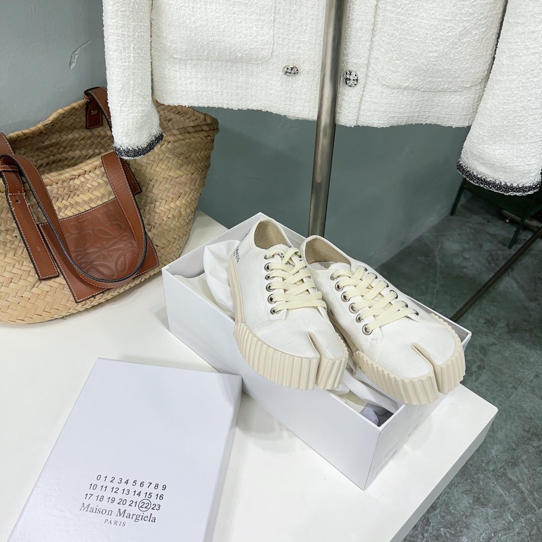 Maison Margiela Tabi Leather Sneakers - DopestKickz