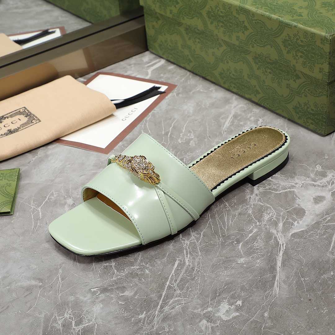 Gucci Women's Slide Sandal With Hardware - DopestKickz