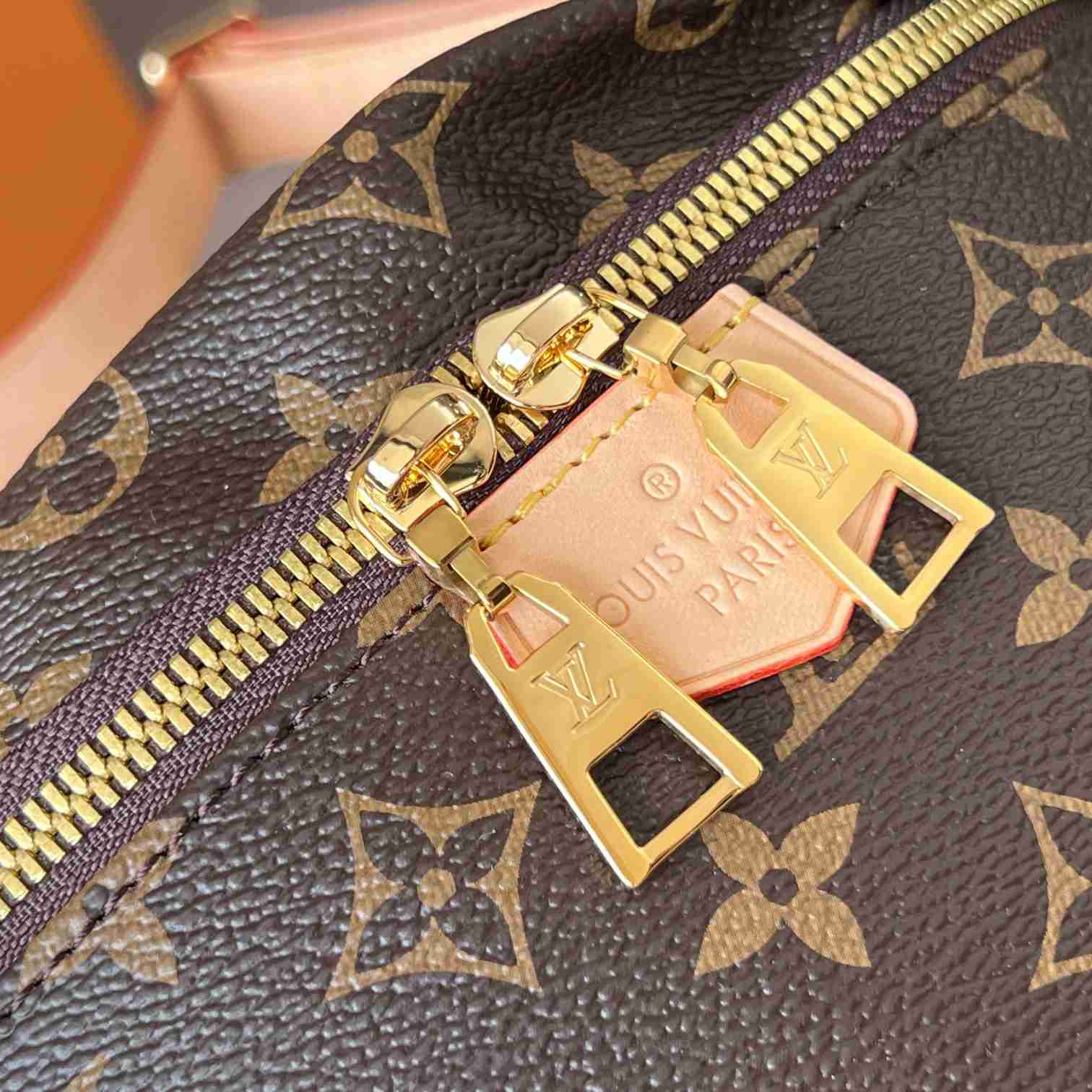 Louis Vuitton Grand Palais (34 x 24 x 15cm) - DopestKickz