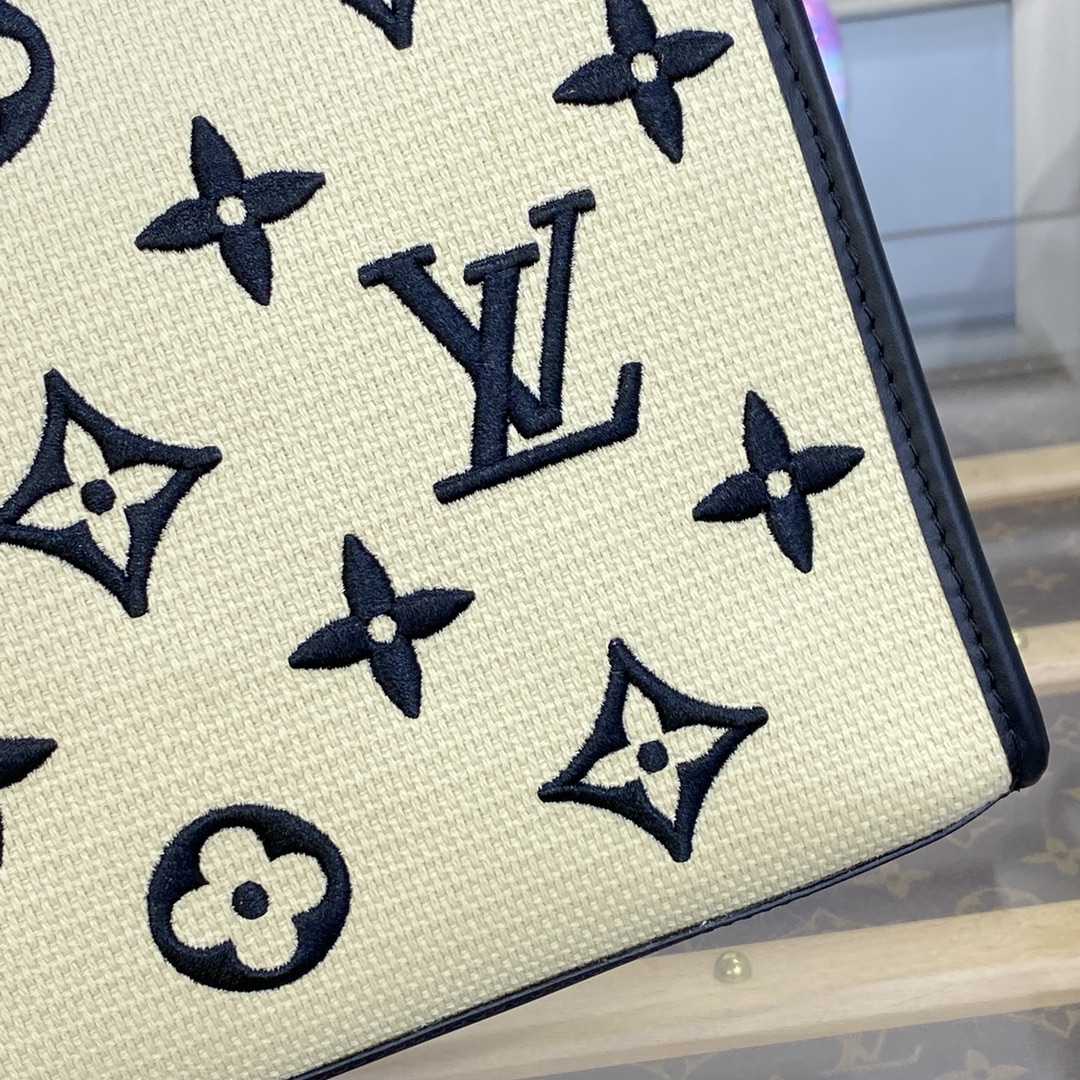 Louis Vuitton Toiletry Pouch On Chain  (25 x 20 x 5.5cm)M82521 - DopestKickz