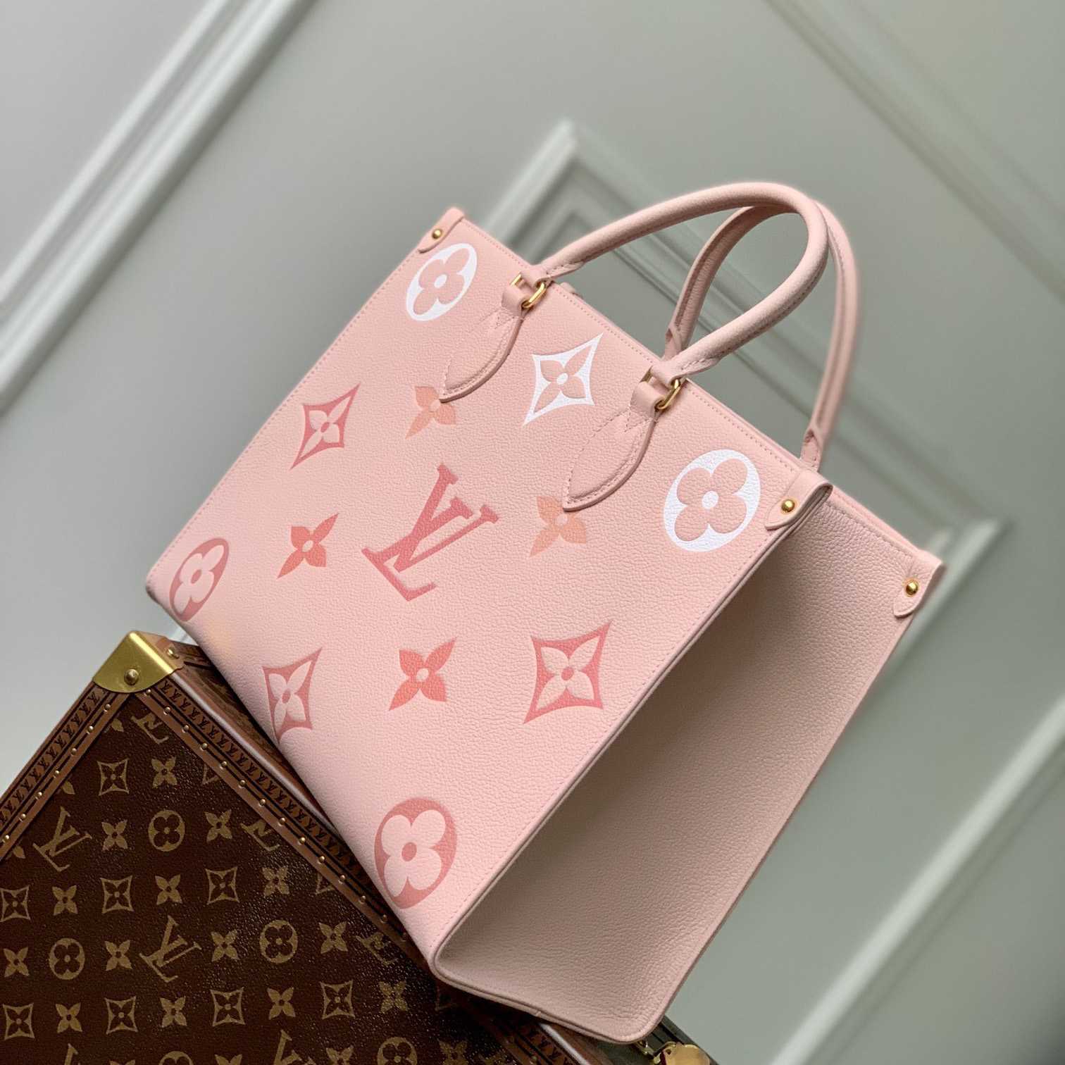 Louis Vuitton OnTheGo MM    M46542 - DopestKickz