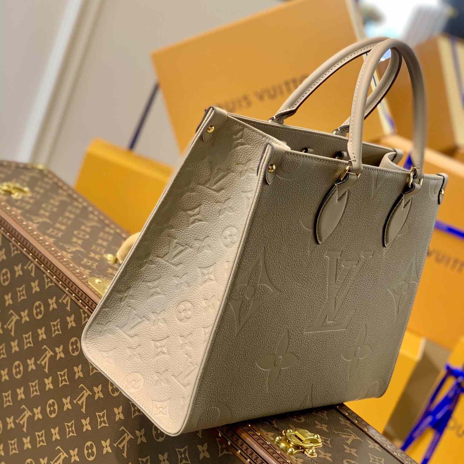 Louis Vuitton Onthego MM      M45607 - DopestKickz