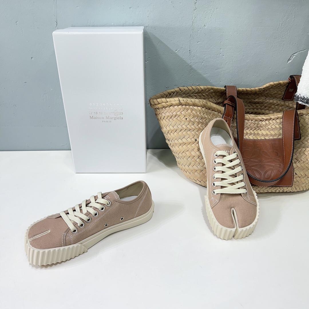 Maison Margiela Tabi Leather Sneakers    - DopestKickz