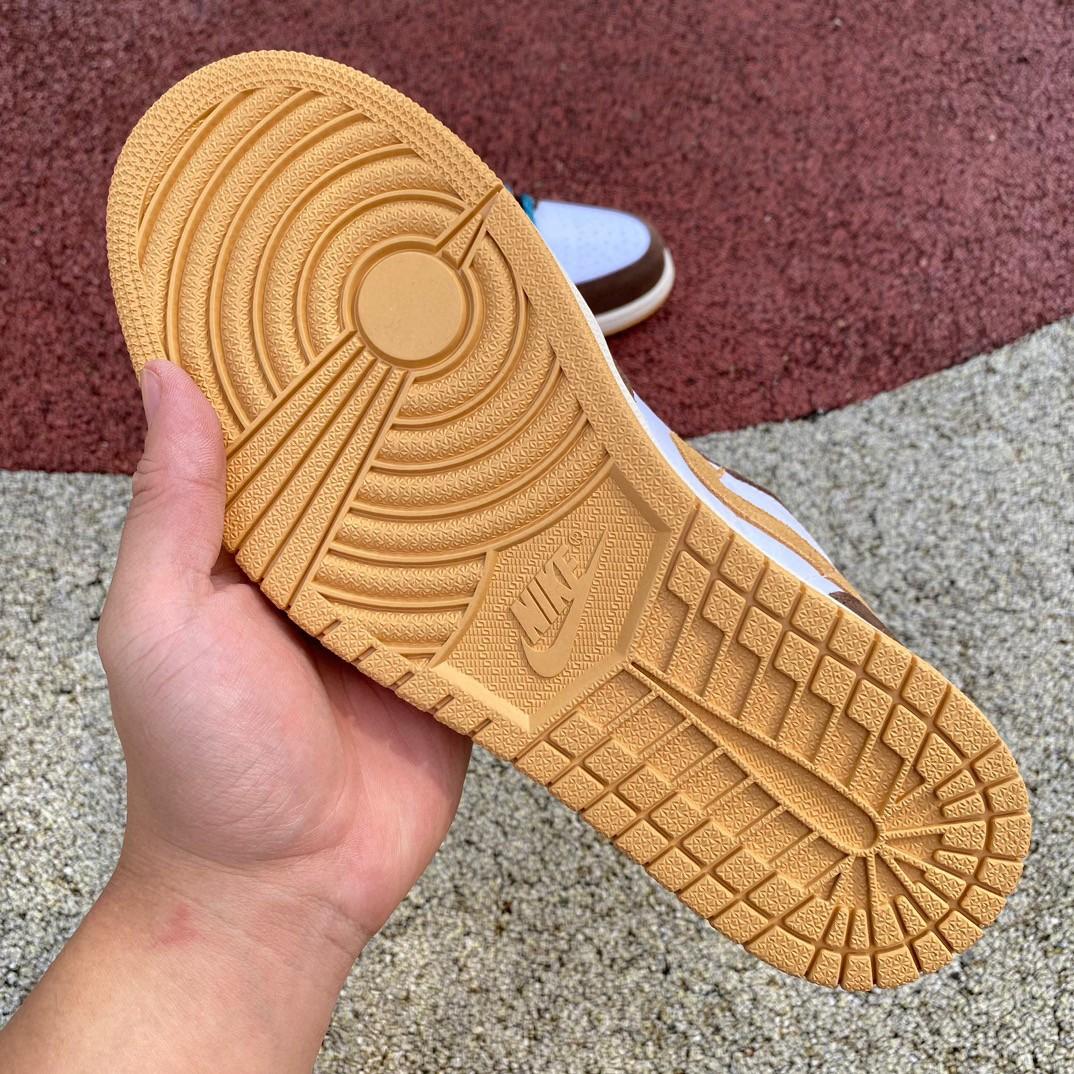 Air Jordan 1 Low Sneaker    FB2216-200 - DopestKickz