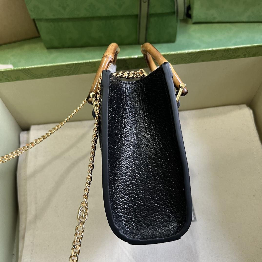 Gucci Diana Super Mini Bag (16.5x 12x 6cm) - DopestKickz