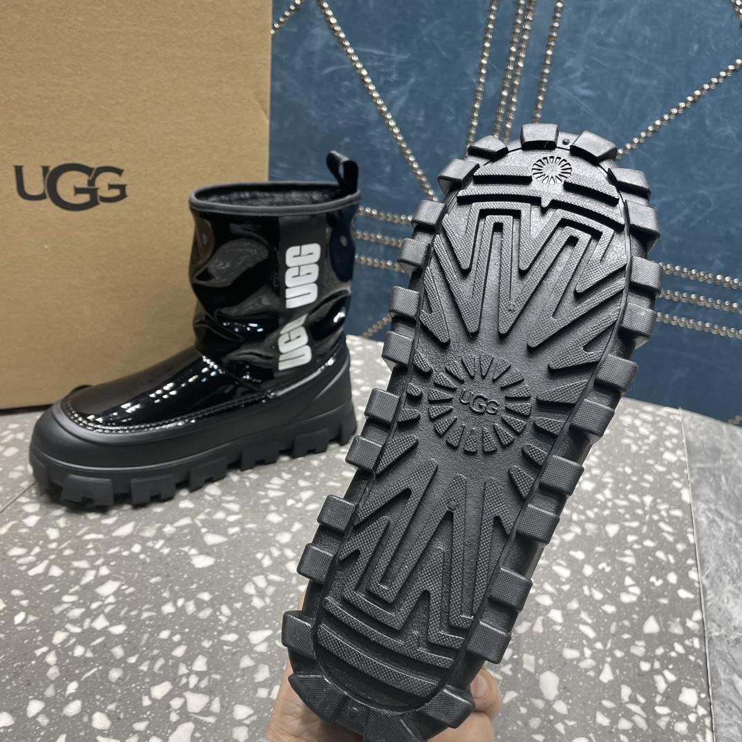 Ugg Classic Brellah Logo-print Boots - DopestKickz