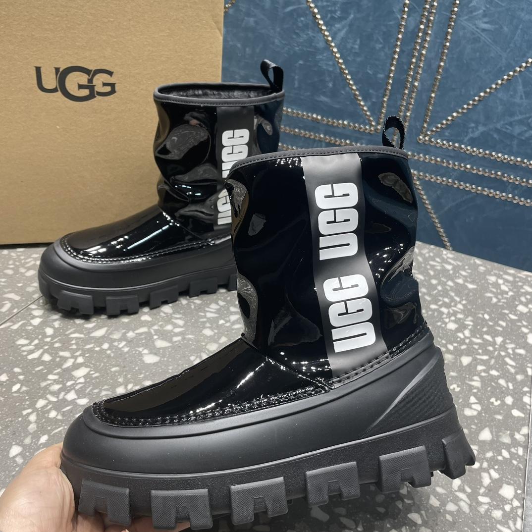 Ugg Classic Brellah Logo-print Boots - DopestKickz