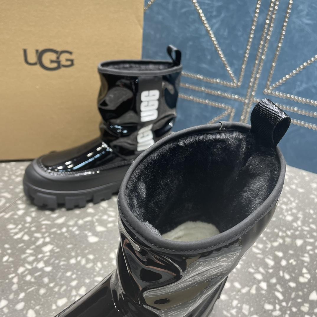Ugg Classic Brellah Logo-print Boots - DopestKickz