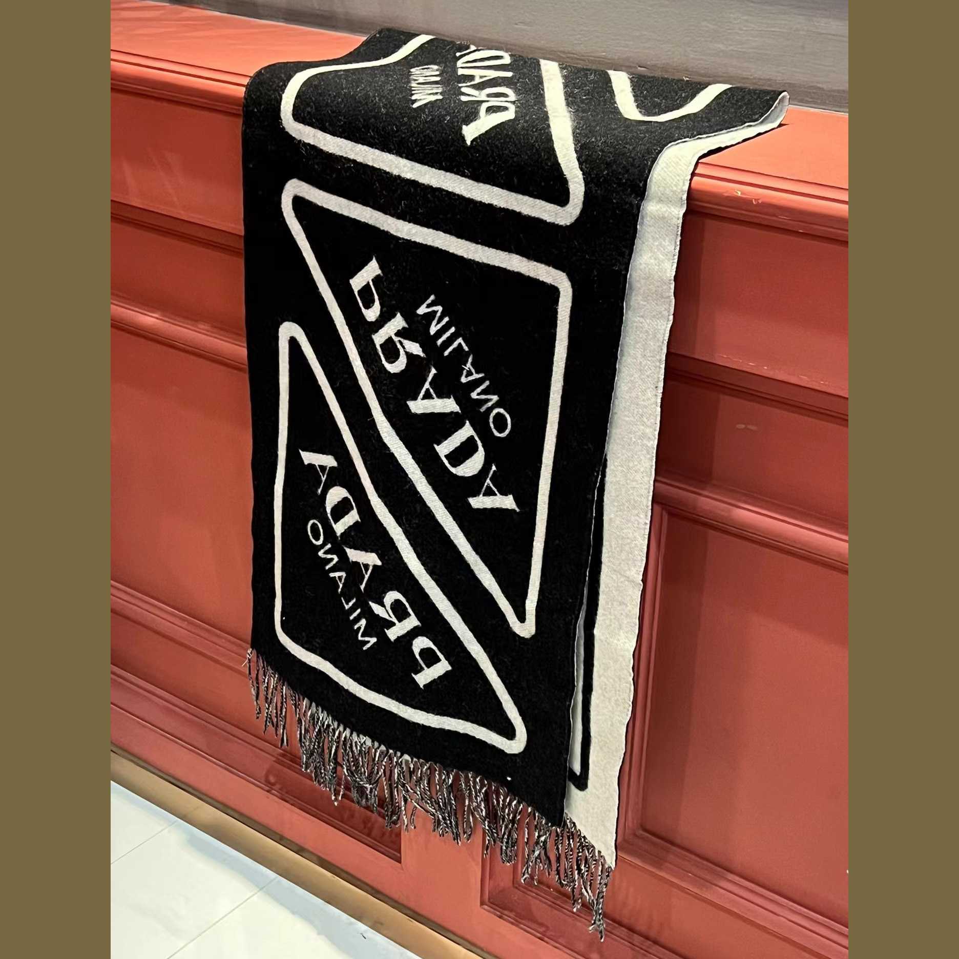 Prada Double cashmere throw - DopestKickz