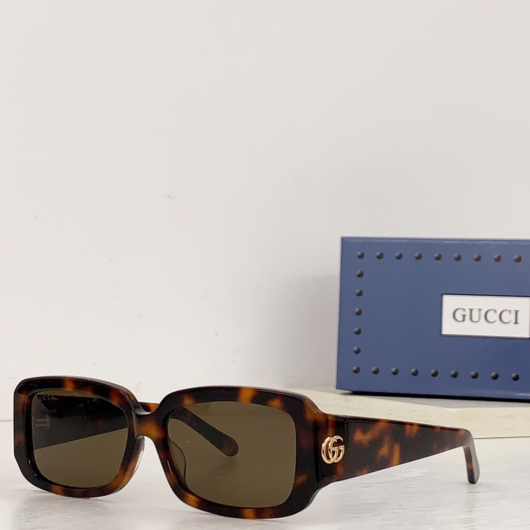 Gucci Specialized Fit Rectangular Sunglasse - DopestKickz