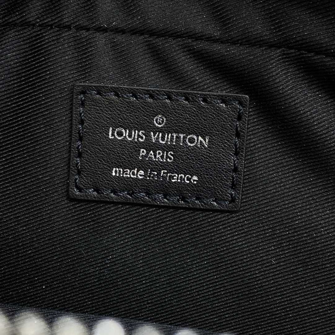 Louis Vuitton Porte-Documents Voyage PM (36.5 x 27.5 x 6cm)   N40444 - DopestKickz