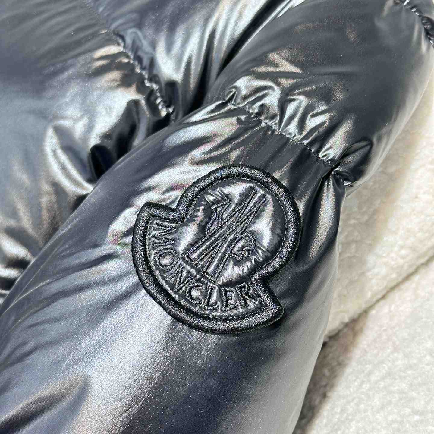 Moncler Meuse Short Down Jacket - DopestKickz