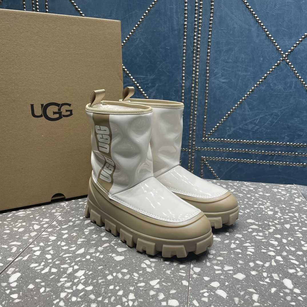 Ugg Classic Brellah Logo-print Boots - DopestKickz