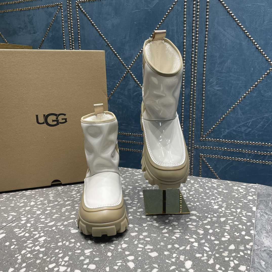 Ugg Classic Brellah Logo-print Boots - DopestKickz