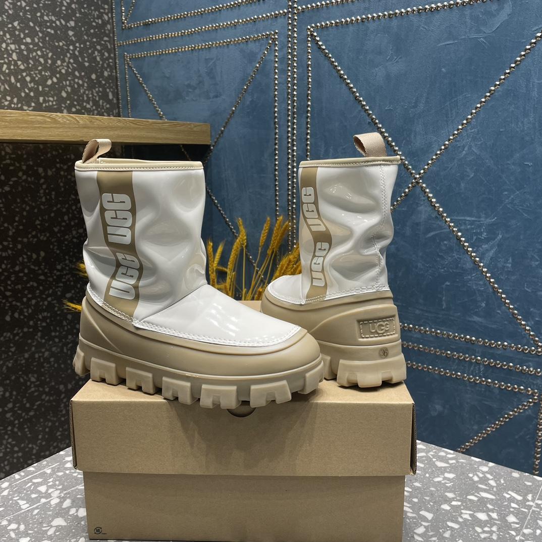 Ugg Classic Brellah Logo-print Boots - DopestKickz