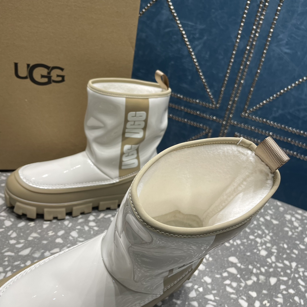 Ugg Classic Brellah Logo-print Boots - DopestKickz