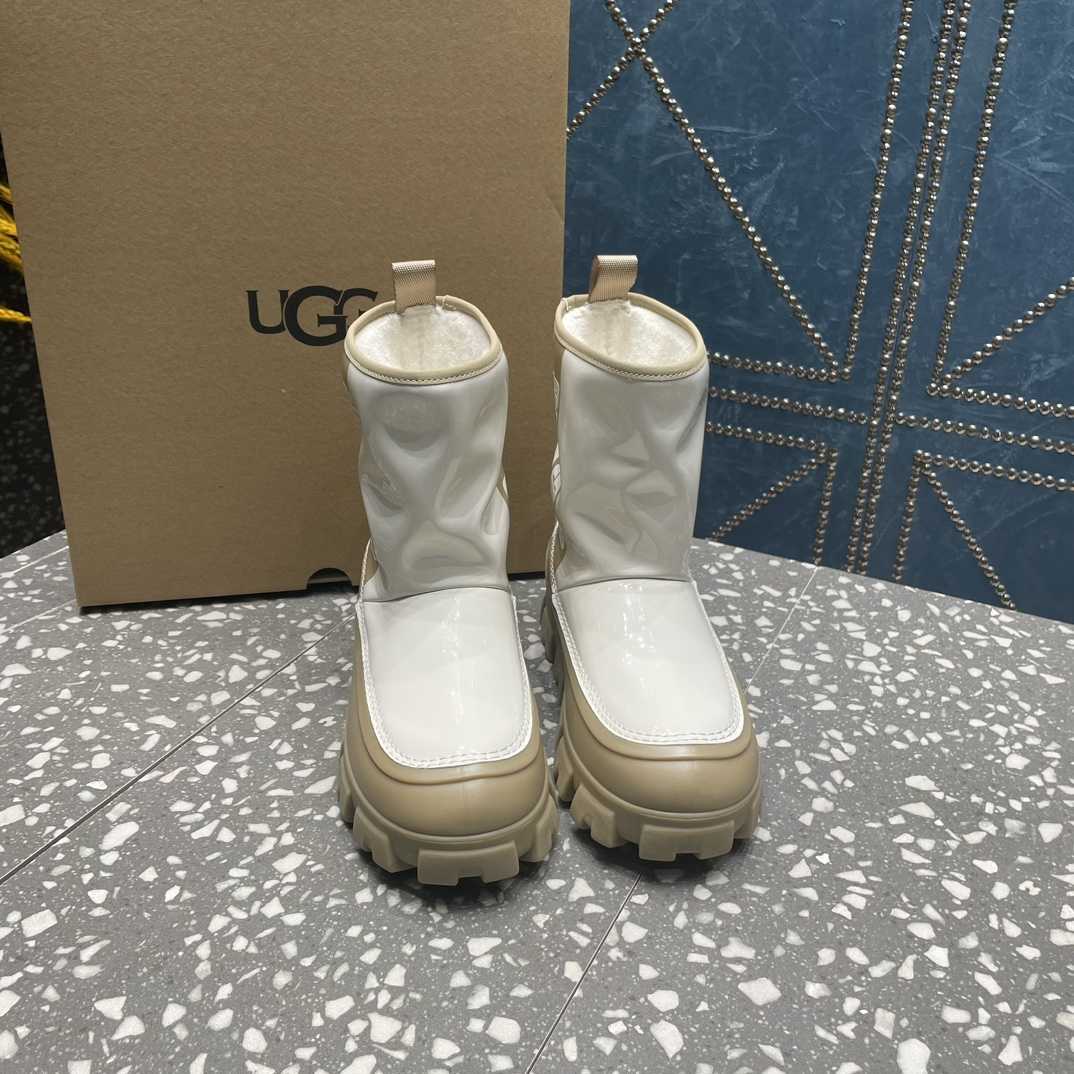 Ugg Classic Brellah Logo-print Boots - DopestKickz