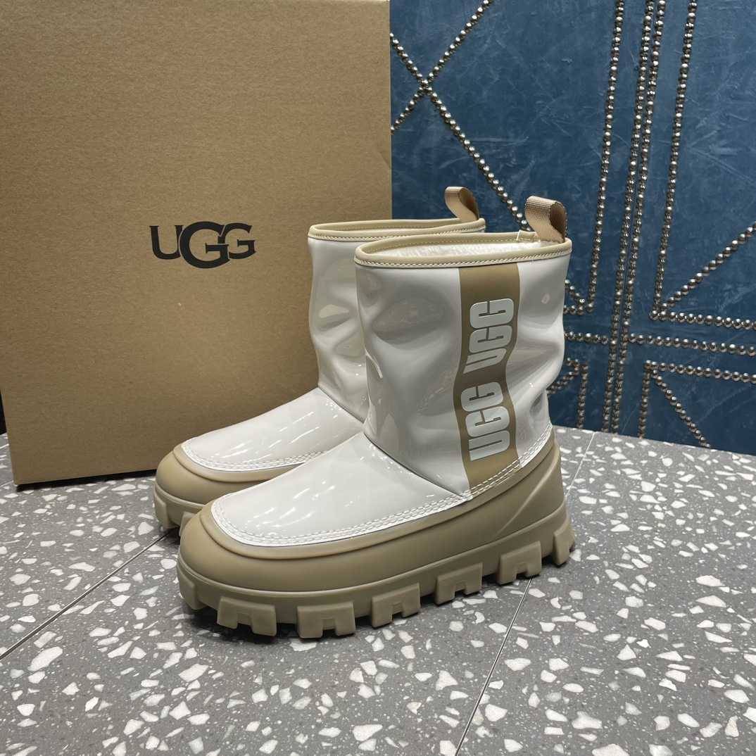 Ugg Classic Brellah Logo-print Boots - DopestKickz