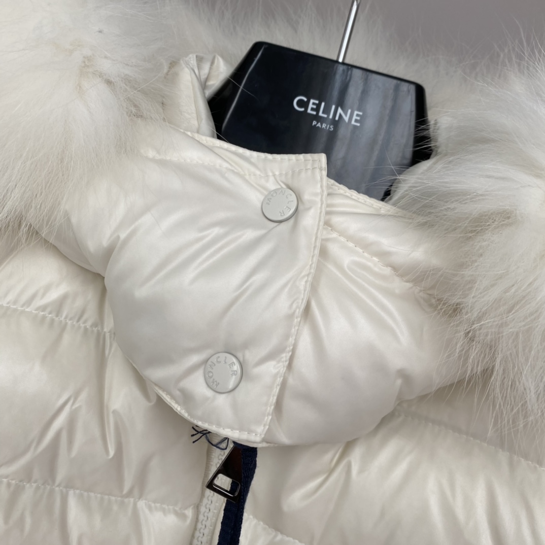 Moncler Badyf Short Down Jacket - DopestKickz