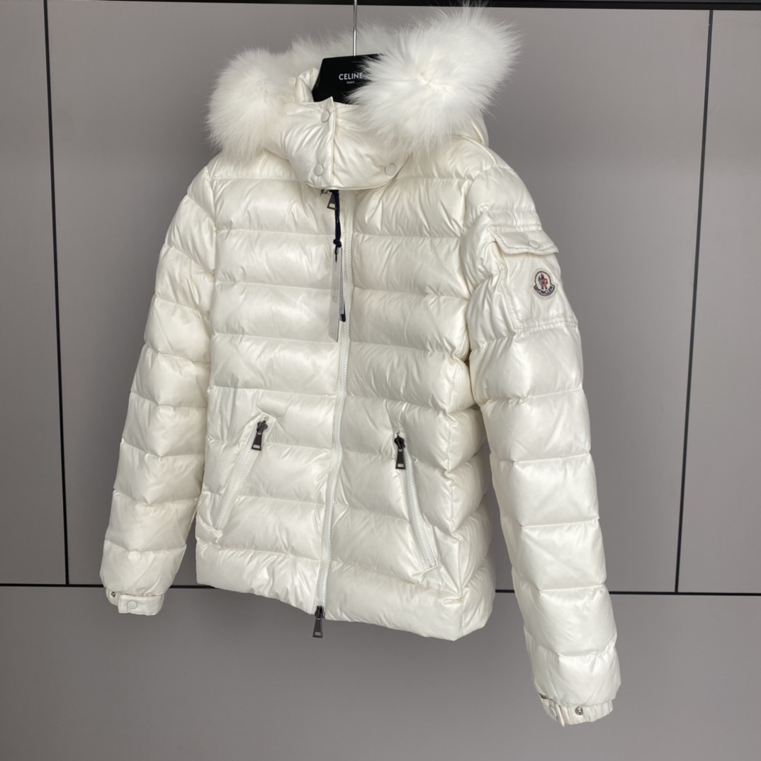 Moncler Badyf Short Down Jacket - DopestKickz