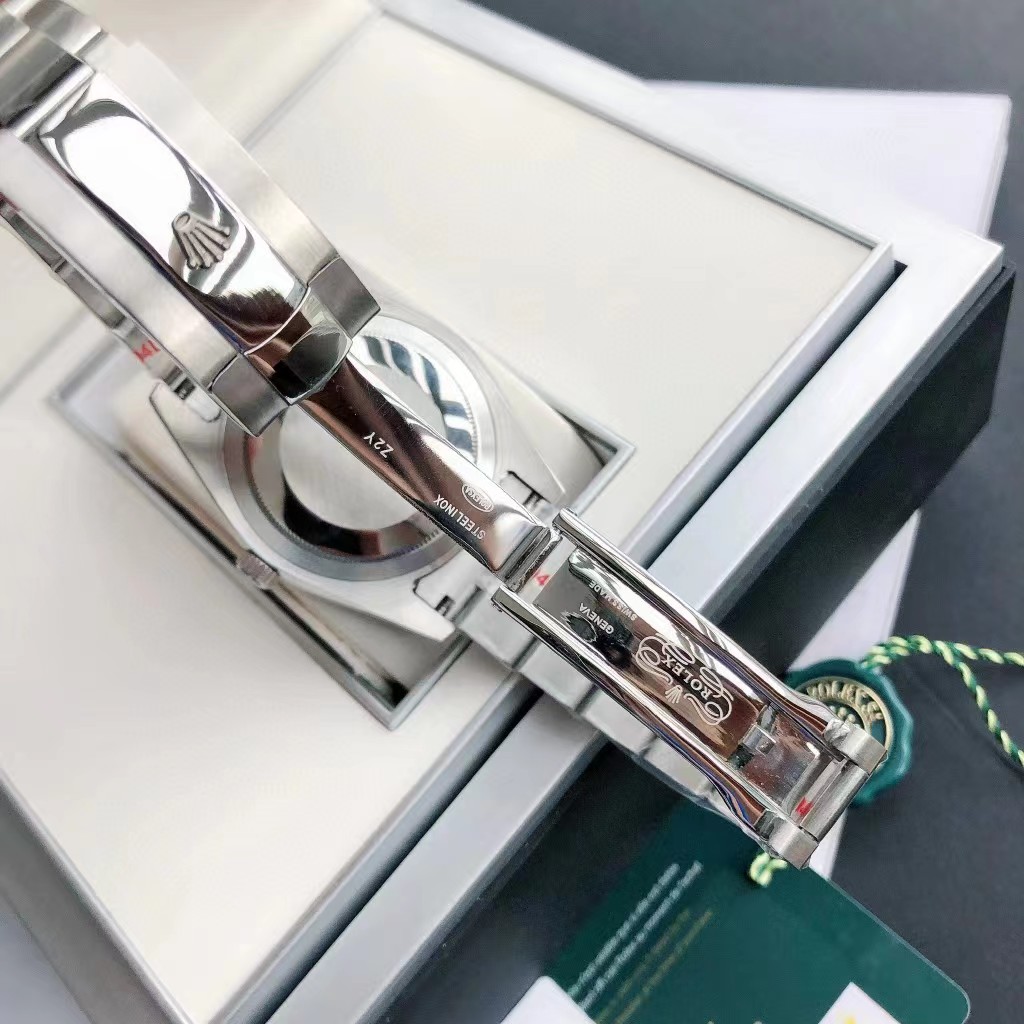 Rolex Datejust Watch   41mm - DopestKickz