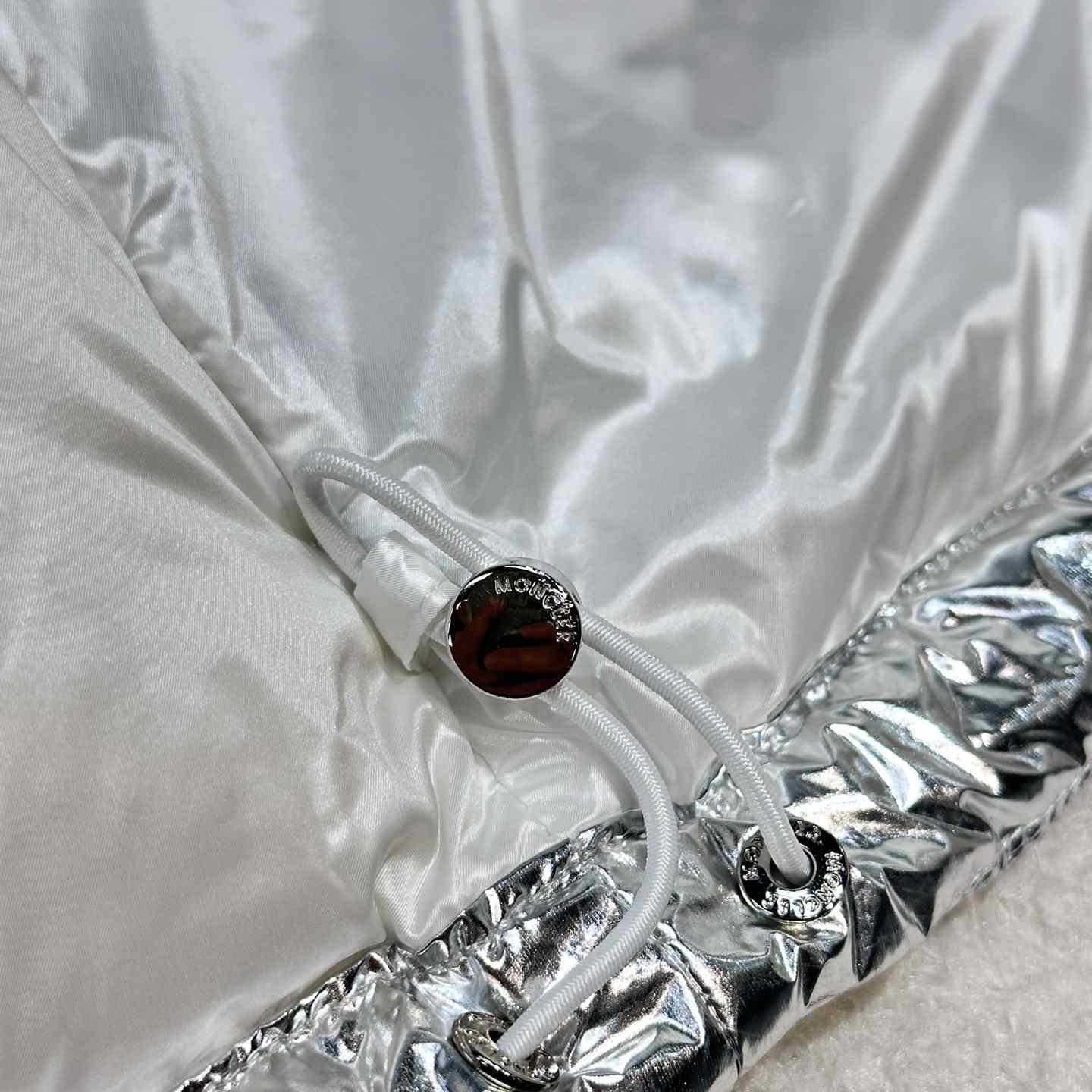 Moncler Blavet Down Gilet - DopestKickz