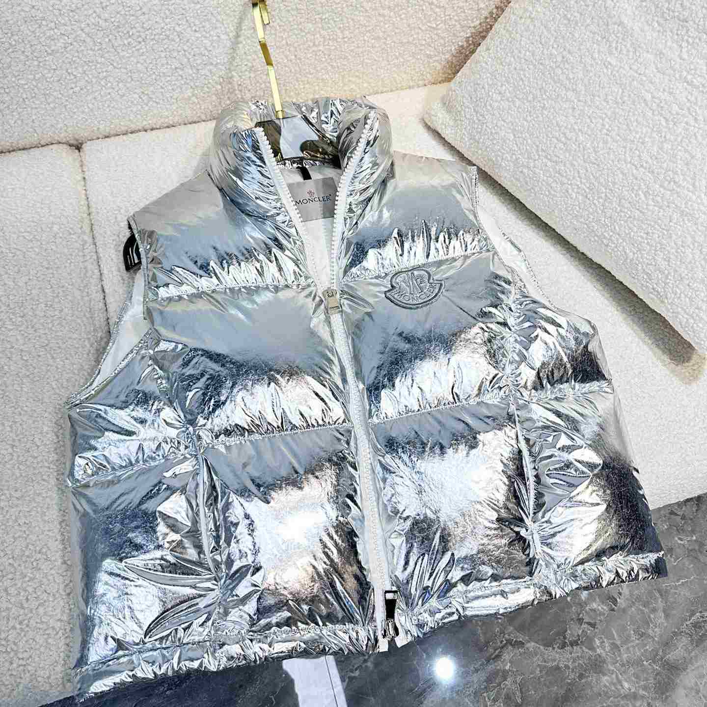 Moncler Blavet Down Gilet - DopestKickz