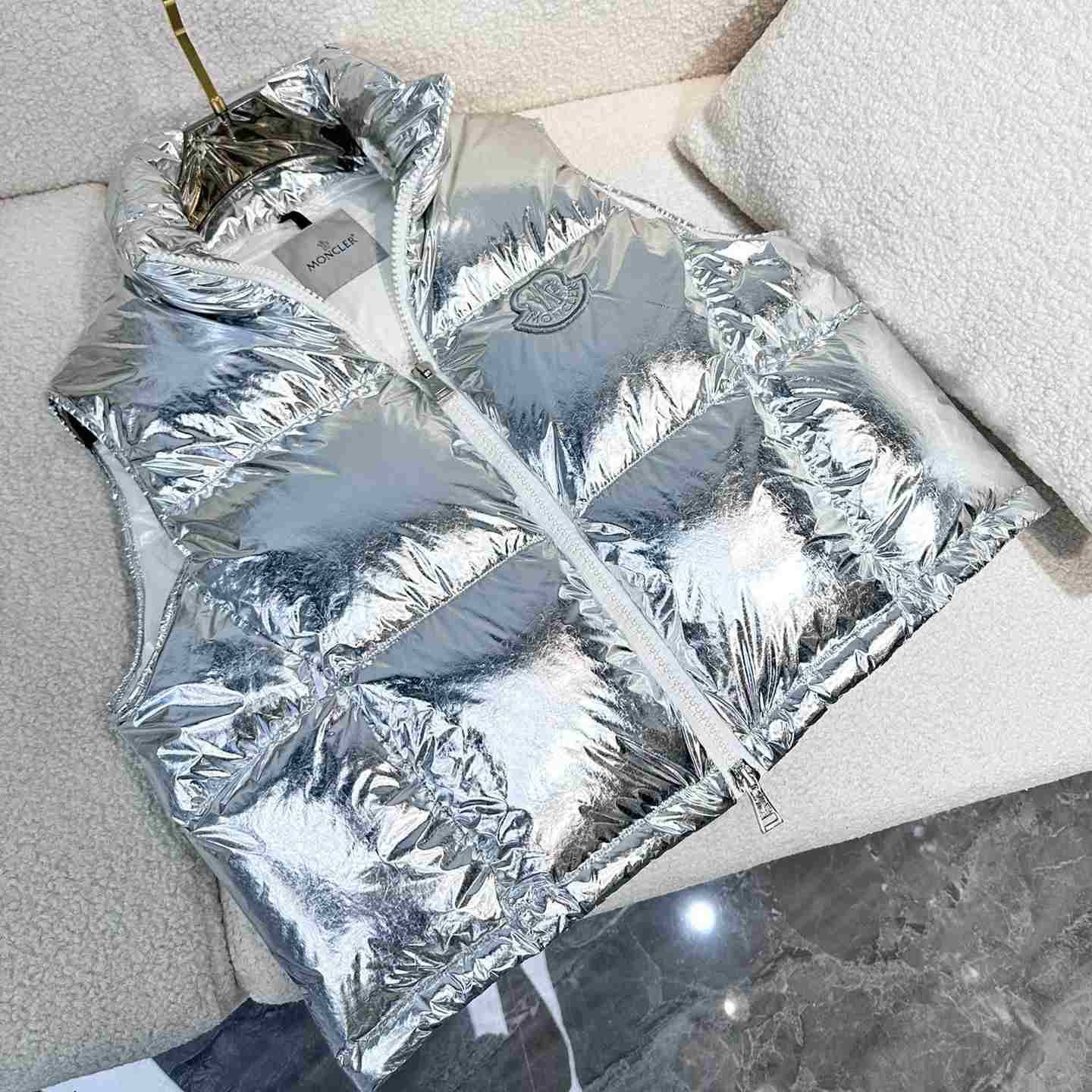 Moncler Blavet Down Gilet - DopestKickz