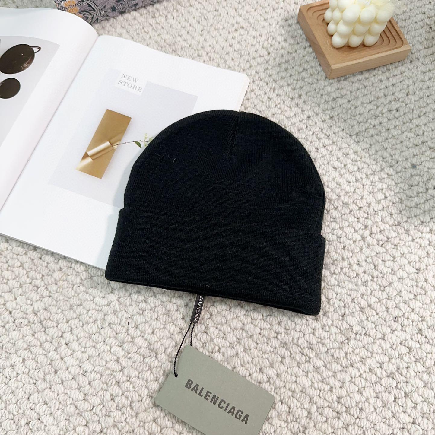 Balenciaga Sports Icon Beanie - DopestKickz