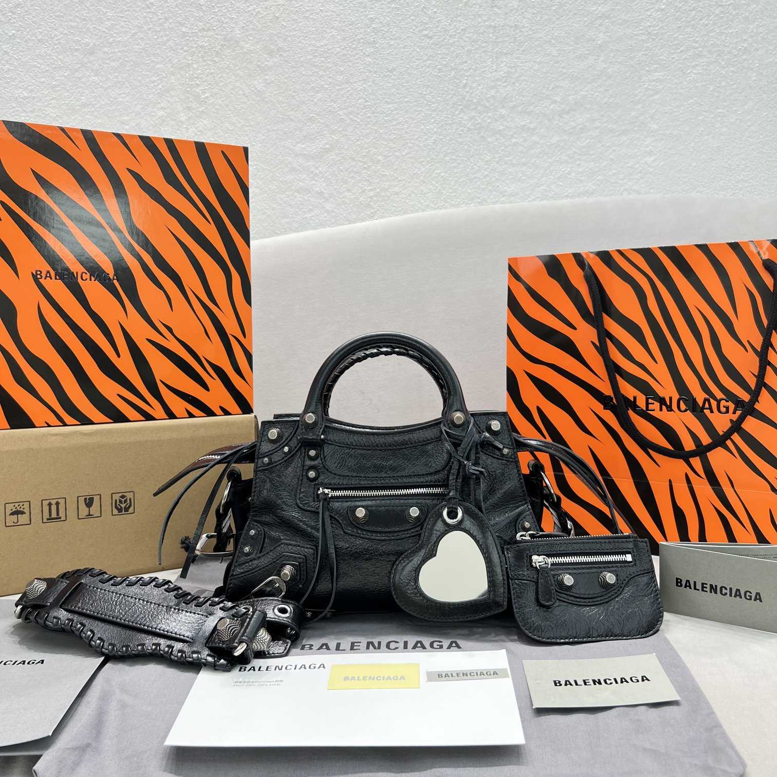 Balenciaga Neo Cagole Xs Shoulder Bag (26x13x18cm) - DopestKickz