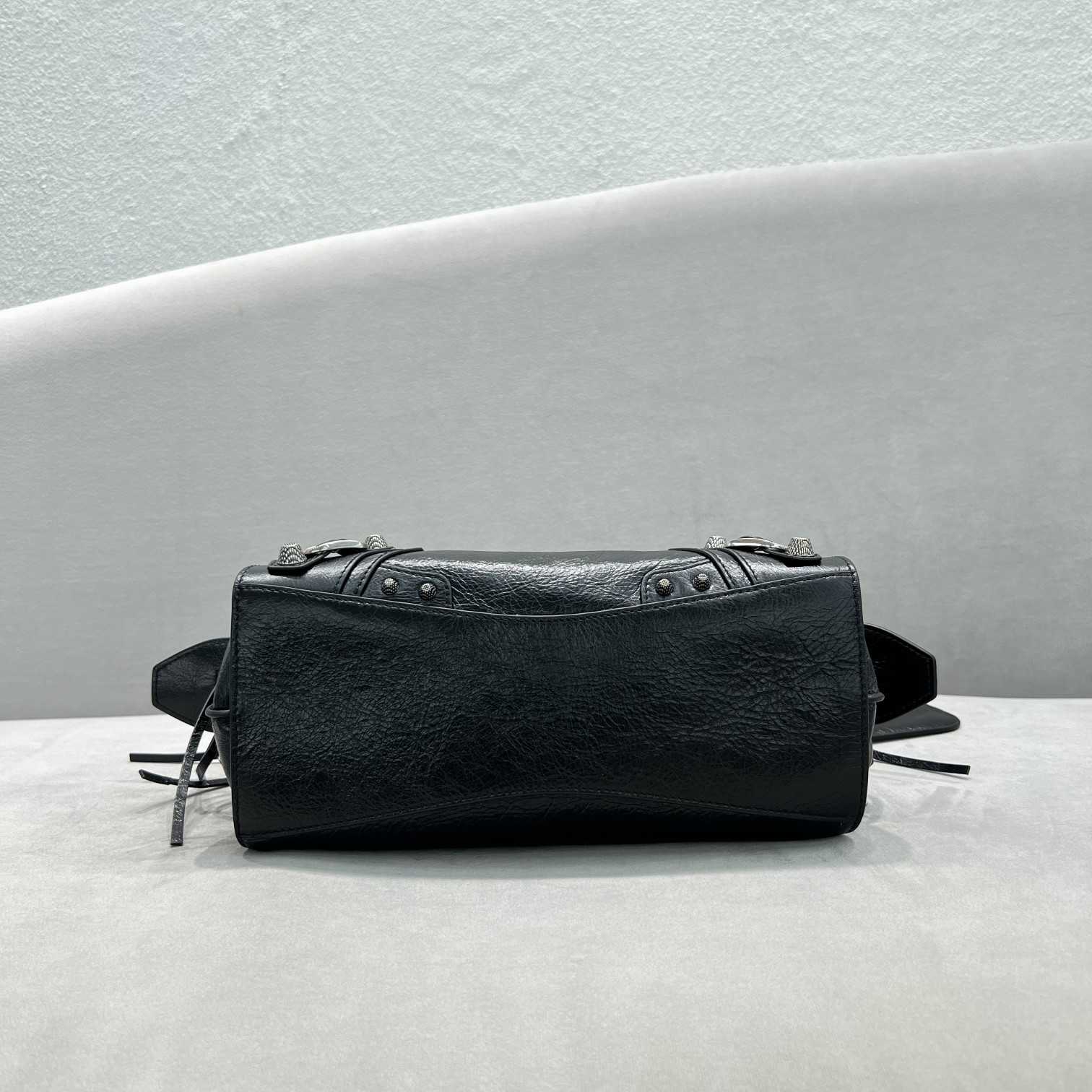 Balenciaga Neo Cagole Xs Shoulder Bag (26x13x18cm) - DopestKickz