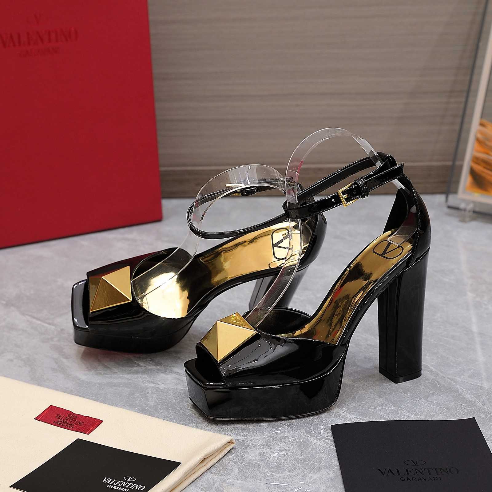 Valenti Garavani One Stud 130mm Patent Leather Sandals - DopestKickz