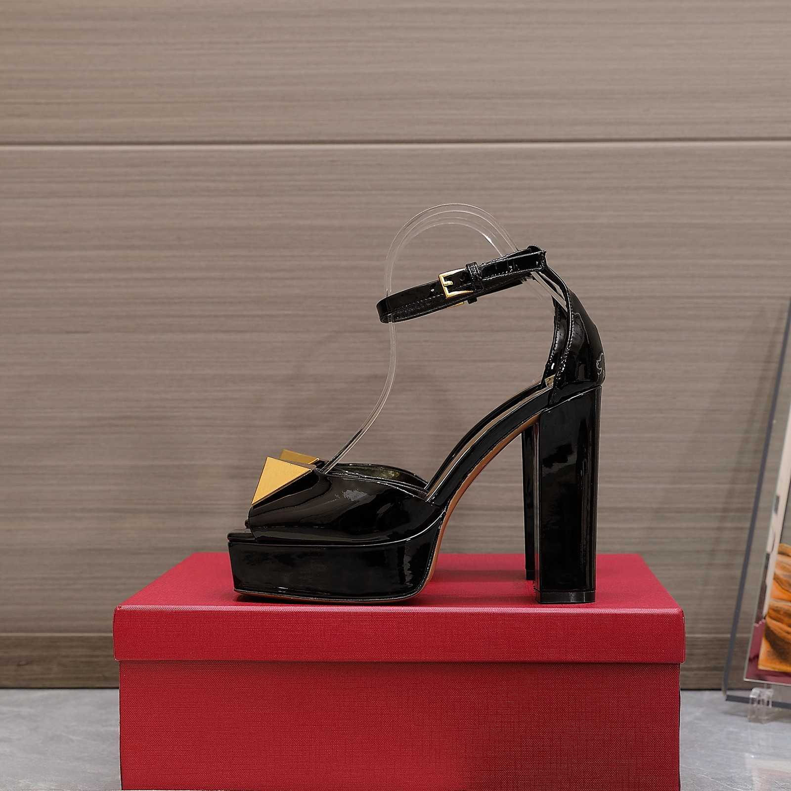Valenti Garavani One Stud 130mm Patent Leather Sandals - DopestKickz